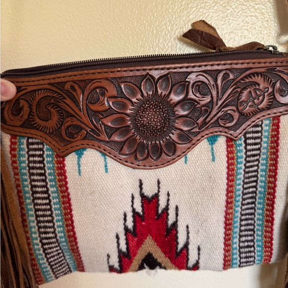 American Darling Saddle Blanket Fringe Crossbody Bag - Picture 3 of 8